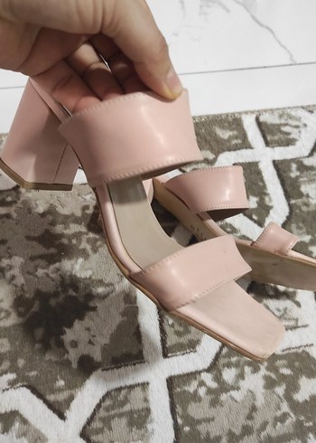 Pudra Pembe Tokalı Blok Topuk Kadın Terlik - Görsel 5