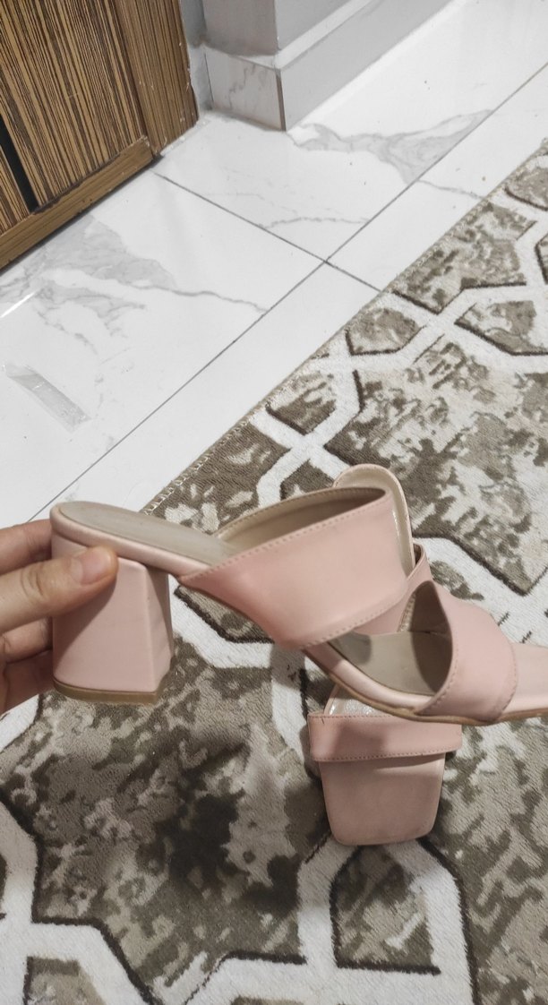 Pudra Pembe Tokalı Blok Topuk Kadın Terlik - Görsel 2