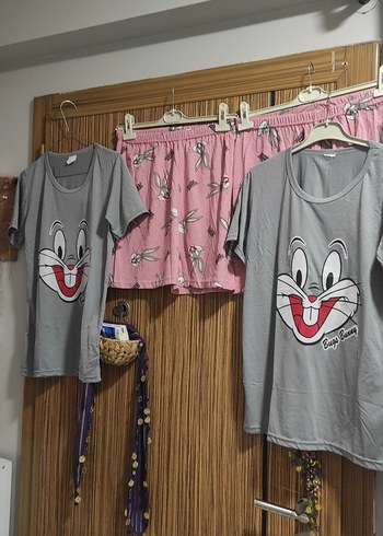 Gri Bugs Bunny Baskılı Mini Pijama Takımı anne kız - Görsel 3
