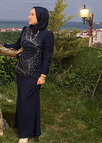 Boncuk Detaylı Siyah Uzun Abiye Elbise