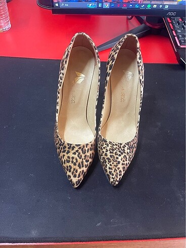 iki stiletto