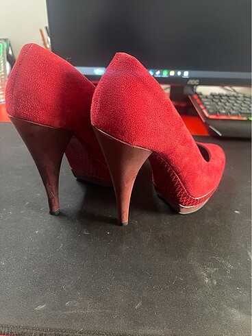 Deichmann Platform tabanlı kırmızı süet