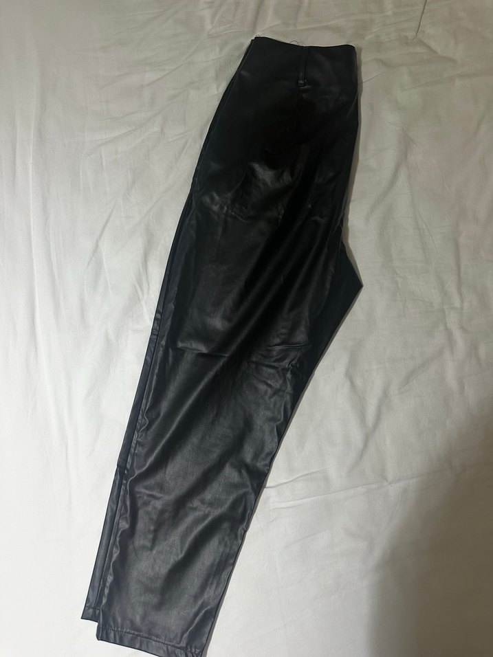 Siyah Deri Kemerli Midi Pantolon - Görsel 3