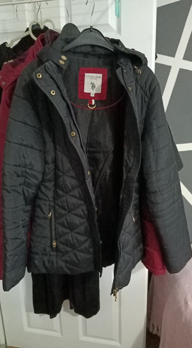 Kadın Siyah Kapüşonlu Fermuarlı Kışlık Mont - Görsel 3