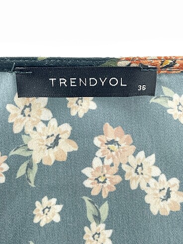 36 Beden çeşitli Renk Trendyol & Milla Bluz %70 İndirimli.