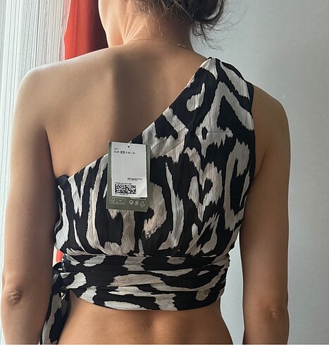 H&M Hm tek omuzlu kısa üst