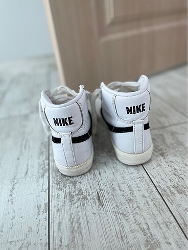 37 Beden beyaz Renk Nike blazer mid