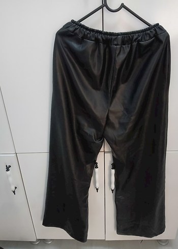 Siyah Deri Midi Bol Kesim Pantolon - Görsel 2