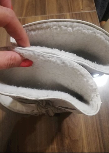 Beyaz Tüylü Kadın Bohem Dolgu Topuk Çizme - Görsel 3