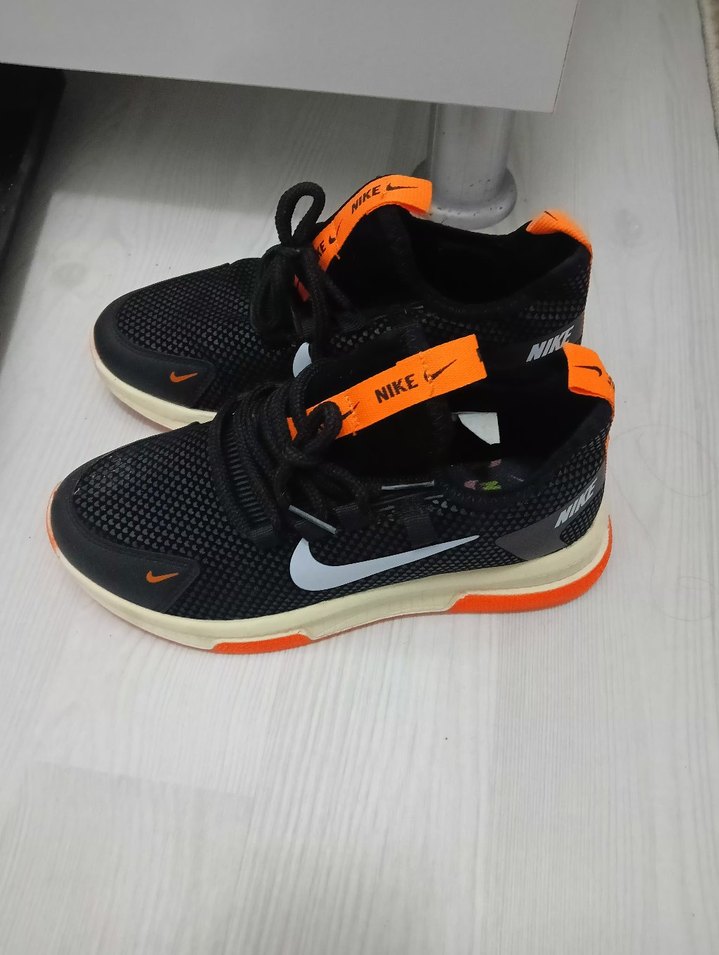 Nike Siyah Erkek Spor Ayakkabı Velcro - Görsel 3