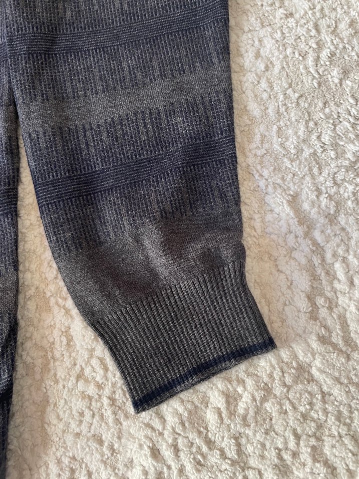 Gri V Yaka Erkek Triko Kazak Avva marka - Görsel 4