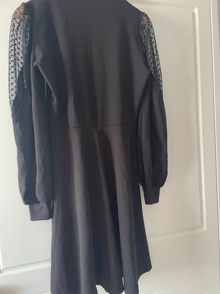 Siyah Dantel Detaylı Uzun Kollu Elbise M beden - Görsel 3
