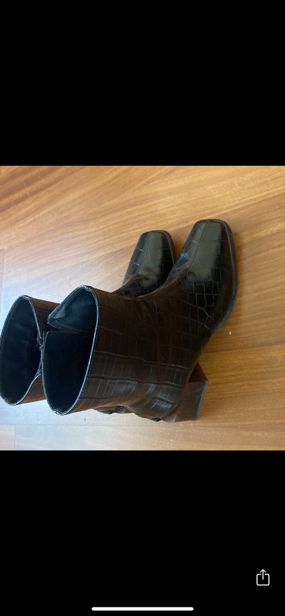 Kadın Siyah Deri Yılan Desenli Topuklu Bot - Görsel 3