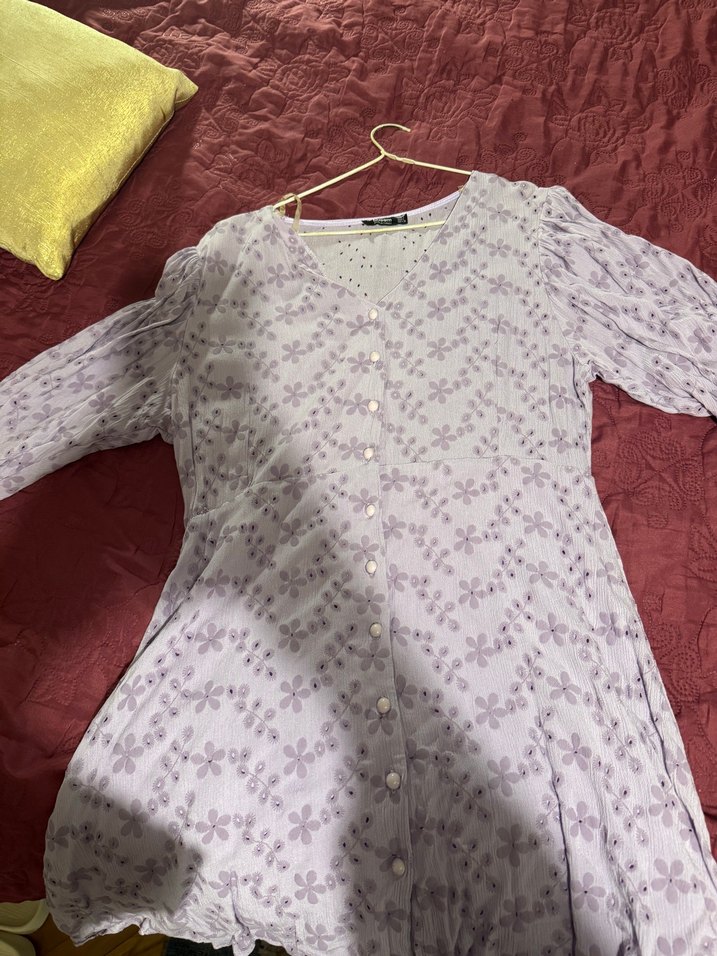 Mor V Yakalı Kısa Kollu Bluz - Görsel 3