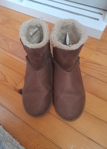 Ugg bot