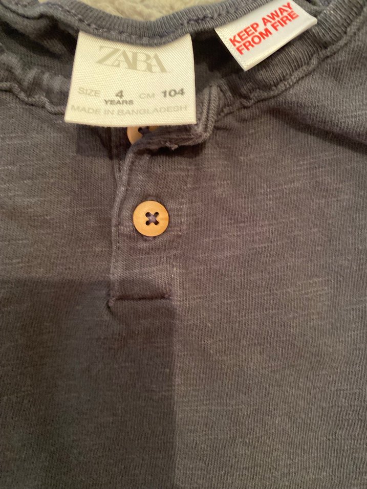 Düğmeli Gri Erkek Çocuk Kolsuz Tişört - Görsel 3