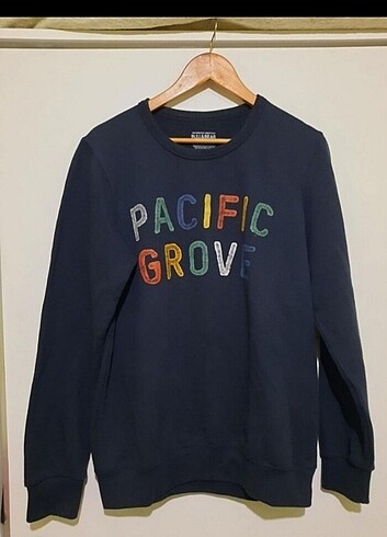 pull and bear sweatshirt