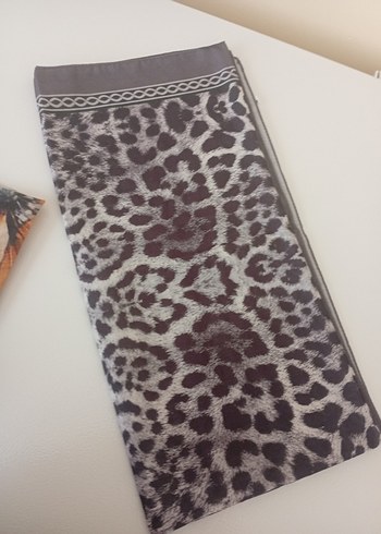 Gri Leopar Desenli esarp