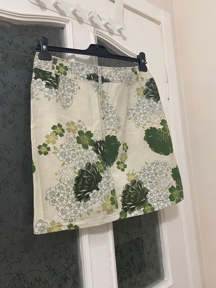 Çiçek Desenli Yeşil Düğmeli Midi Etek - Görsel 5