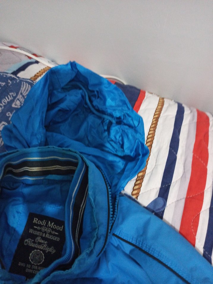 Mavi Fermuarlı Erkek - Görsel 2