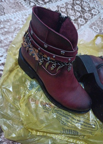 Bordo Deri Bohem Tarz Kadın Bot - Görsel 3