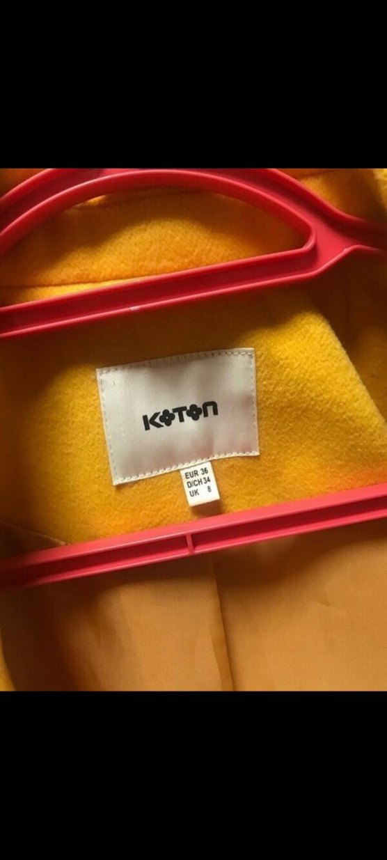 Sarı Düğmeli Kadın Kaban - Görsel 3