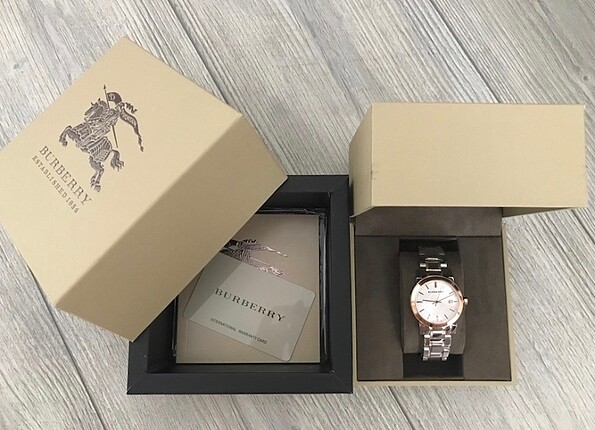 Burberry Burberry BU9105 34 mm bayan saat kutusunda yeni