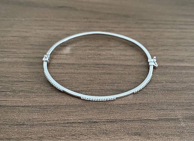 Beden 14 ayar 4,5 gram beyaz altın kelepçe bileklik