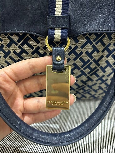Beden Tommy hilfiger çanta