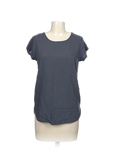 Vero Moda T-shirt %70 İndirimli.