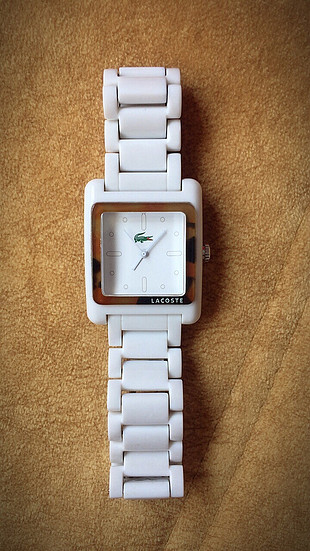 Lacoste Orjinal temiz çiziksiz çalışıyor