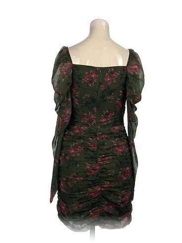 s Beden PreLoved Kısa Elbise %70 İndirimli.