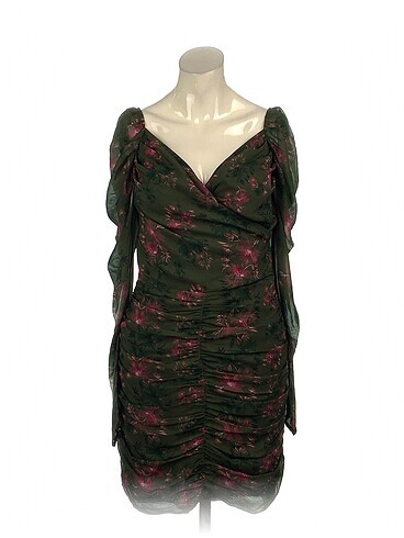 PreLoved Kısa Elbise %70 İndirimli.