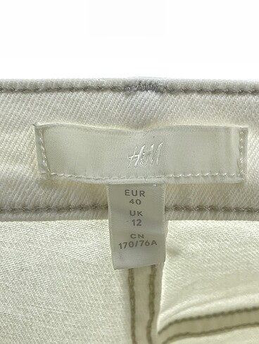 40 Beden beyaz Renk H&M Jean / Kot %70 İndirimli.