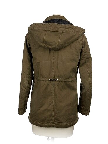 38 Beden PreLoved Mont %70 İndirimli.
