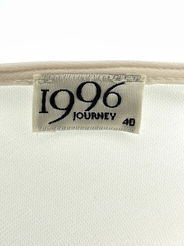 40 Beden beyaz Renk Journey Bluz %70 İndirimli.