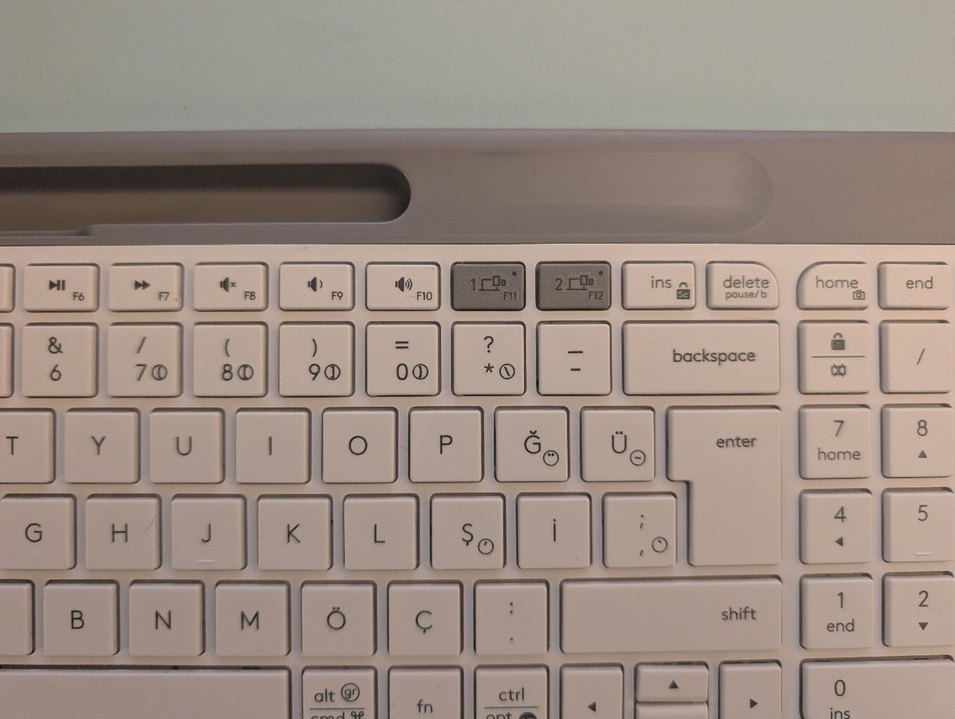 Logitech K580 Beyaz Klavye - Görsel 3