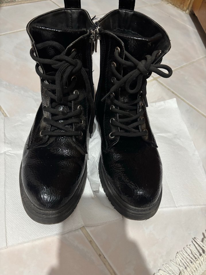 Siyah Deri Tokalı Blok Topuklu Bot - Görsel 2