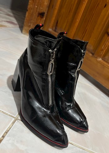 Siyah Yılan Desenli Deri Topuklu Bot - Görsel 7