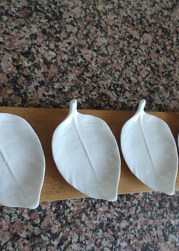 Bohem Yaprak Desenli Beyaz Tabak Seti