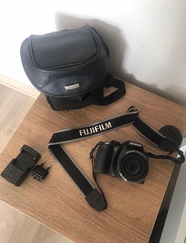 Fujifilm Finepix SL240 (Tutulan Model)