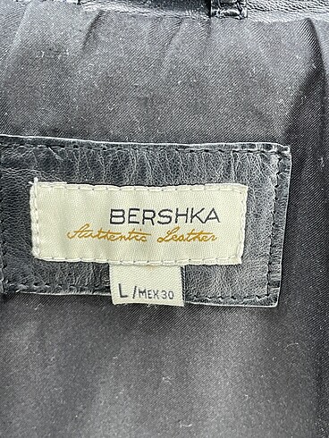 l Beden siyah Renk Bershka Deri Ceket %70 İndirimli.