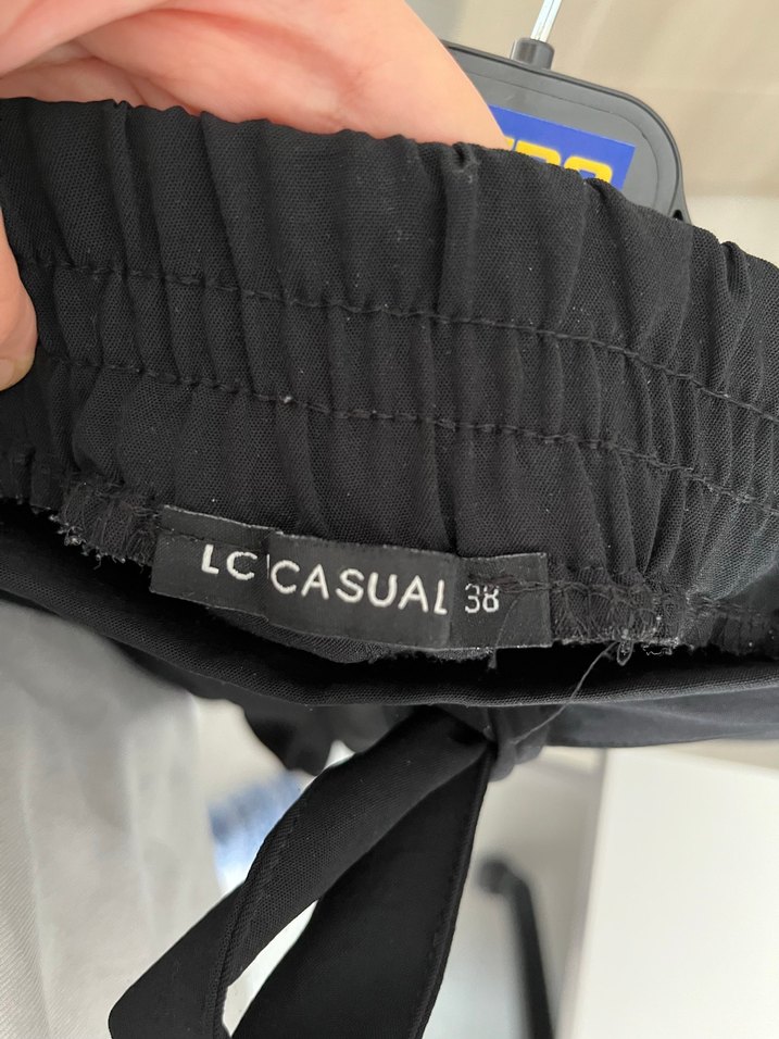 Siyah Kemerli Rahat Kesim Kadın Kumaş Pantolon - Görsel 4