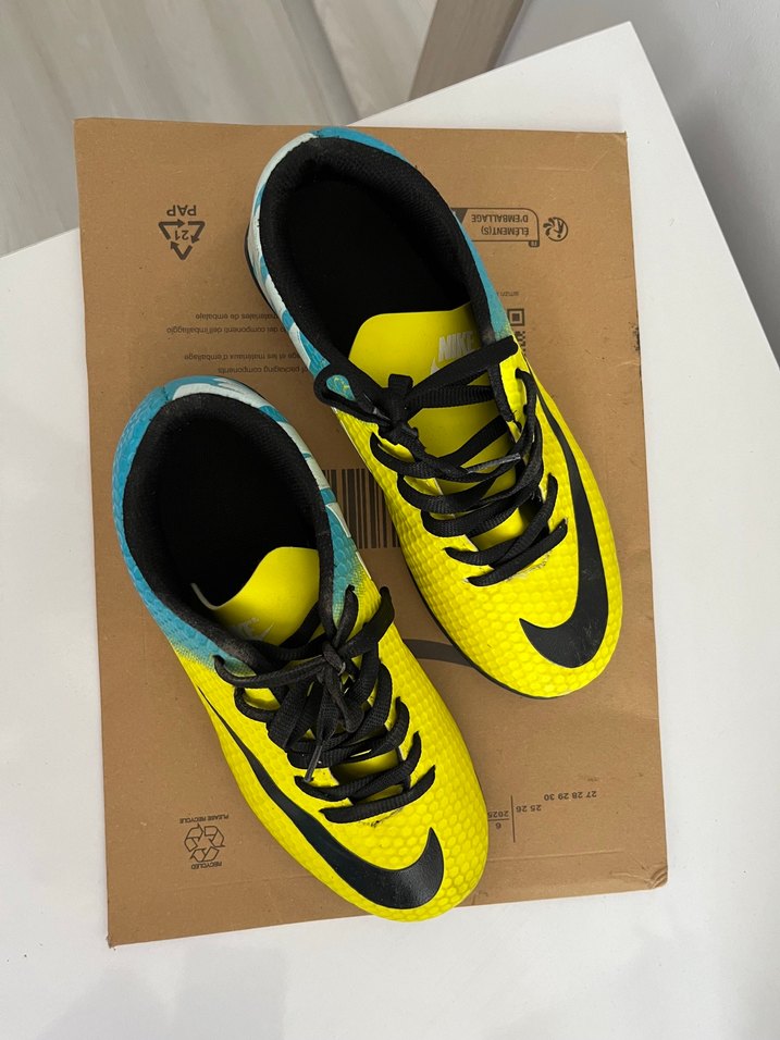 Erkek Renkli Futbol Ayakkabısı Velcro Bağcıklı - Görsel 3