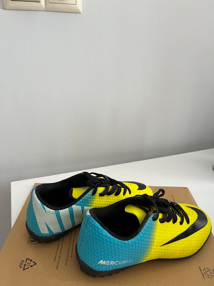 Erkek Renkli Futbol Ayakkabısı Velcro Bağcıklı - Görsel 2