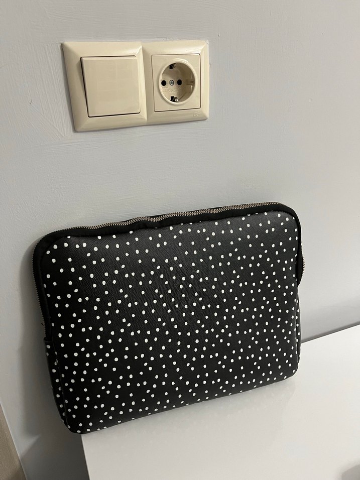 Siyah Puantiyeli Fermuarlı Kadın Portföy Çanta - Görsel 2