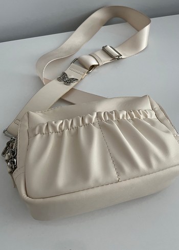 Bershka kelebekli çanta - Görsel 2