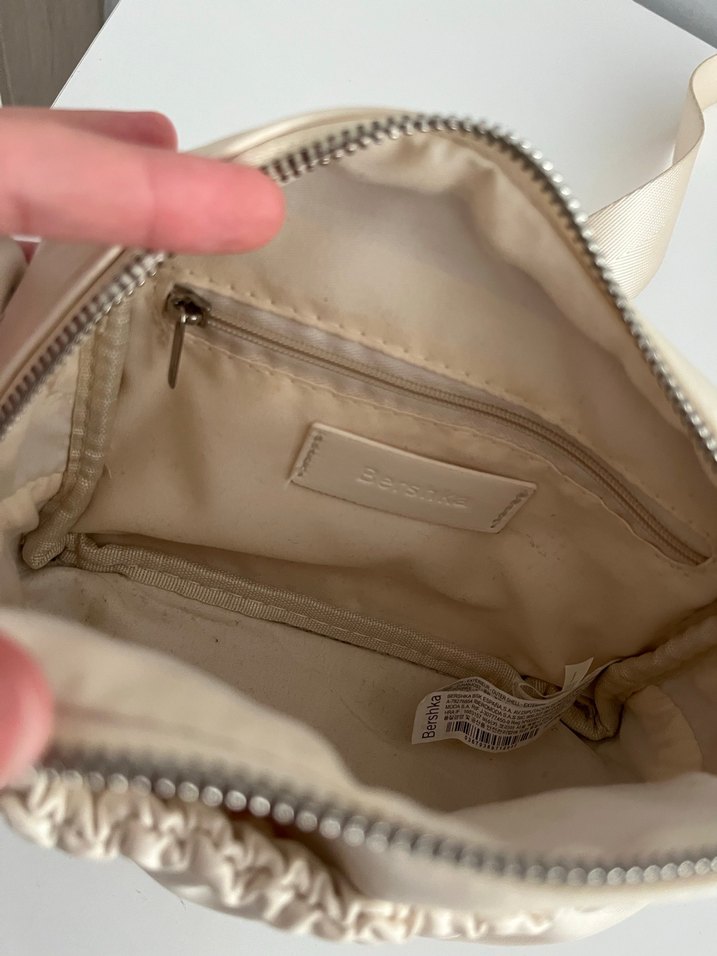 Bershka kelebekli çanta - Görsel 4