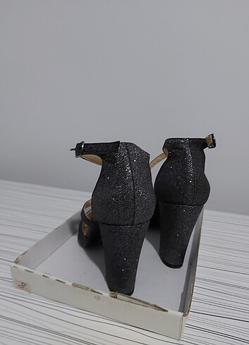 simli topuklu ayakkabı - Görsel 4