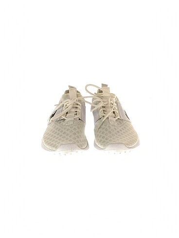39 Beden Nike Spor Ayakkabı %70 İndirimli.